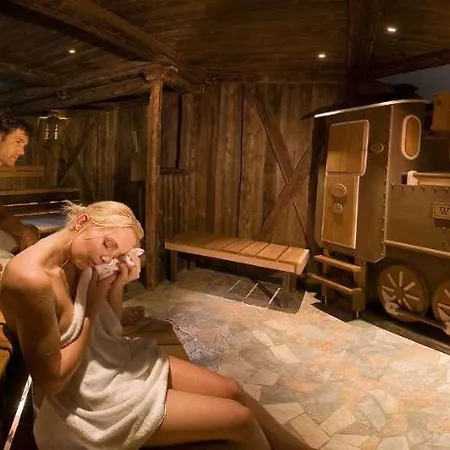 Κάμπινγκ Mountainview - Im Zillertal Direkt Am 5 Sterne Aufenfeld Mit Hallenbad Und Sauna