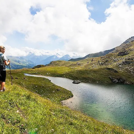 Camping Mountainview - Im Zillertal Direkt Am 5 Sterne Aufenfeld Mit Hallenbad Und Sauna *