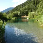 Mountainview - Im Zillertal Direkt Am 5 Sterne Aufenfeld Mit Hallenbad Und Sauna Кемпинг