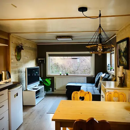 مكان تخييم Mountainview - Im Zillertal Direkt Am 5 Sterne Aufenfeld Mit Hallenbad Und Sauna