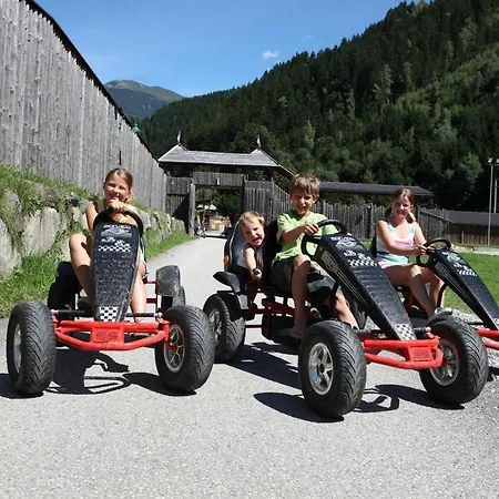 Mountainview - Im Zillertal Direkt Am 5 Sterne Aufenfeld Mit Hallenbad Und Sauna 캠프장