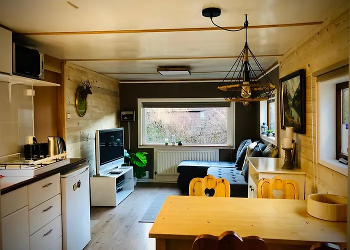 Кемпинг Mountainview - Im Zillertal Direkt Am 5 Sterne Aufenfeld Mit Hallenbad Und Sauna