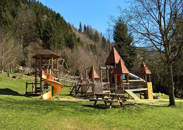 Кемпинг Mountainview - Im Zillertal Direkt Am 5 Sterne Aufenfeld Mit Hallenbad Und Sauna *