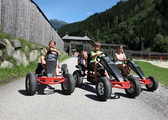 Mountainview - Im Zillertal Direkt Am 5 Sterne Aufenfeld Mit Hallenbad Und Sauna Кемпинг